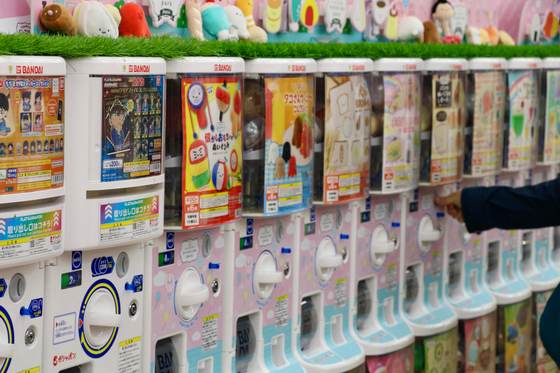 El gachapon, un millonario e irracional imperio de juguetes que no deja de crecer en Japón