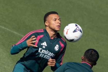 Mbappé afronta el Balón de Oro sin obsesión, pero convencido de que este puede ser su año