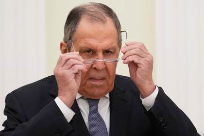 Lavrov llama a evitar la reanudación de los enfrentamientos armados en Irán