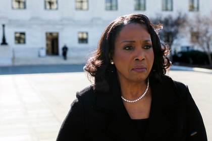 El Supremo de EEUU rechaza destitución de la gobernadora de la Reserva Federal Lisa Cook