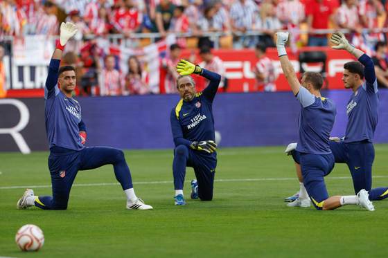 Pubill vuelve a un once con Álvarez y Griezmann; Guedes y Oyarzabal, titulares en la Real