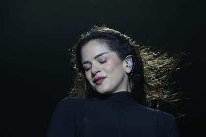 Rosalía pone música al “último atraco” de Berlín en Sevilla