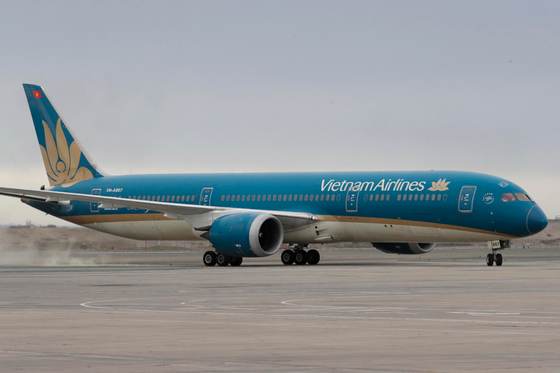 Vietnam Airlines planea suspender más de 20 rutas nacionales ante escasez de combustible