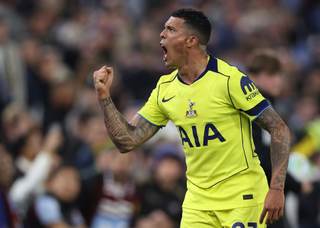 Tottenham y West Ham se juegan la permanencia en dos jornadas