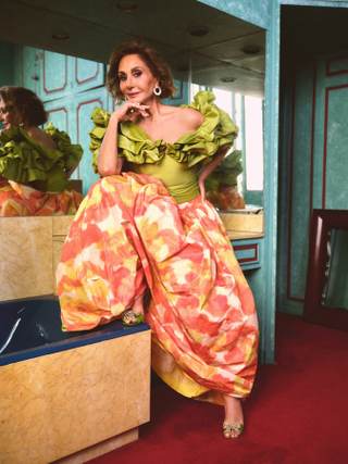 Naty Abascal, espléndida con la colección inspirada en ella de Redondo Brand