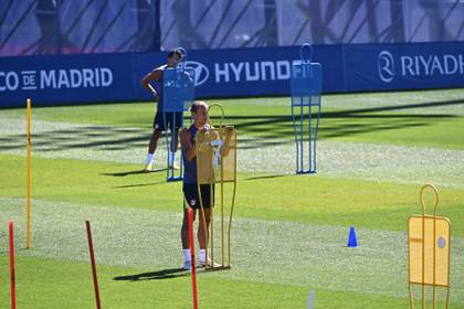 Julián, Nico, Barrios, Cardoso, Llorente, Giménez, Molina y Mendoza, bajas ante el Girona