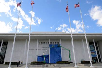 El Centro Kennedy de Washington quita el nombre de Trump de su página web