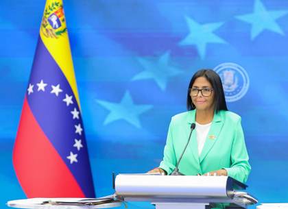 Delcy Rodríguez anuncia medidas para dinamizar la economía de Venezuela