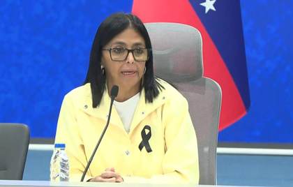 Delcy Rodríguez anuncia conversaciones con EEUU y el FMI para reconstruir infraestructura