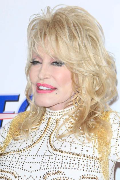 Trump lamenta la muerte de Dolly Parton y decreta luto en su honor: "El mundo te quiere"