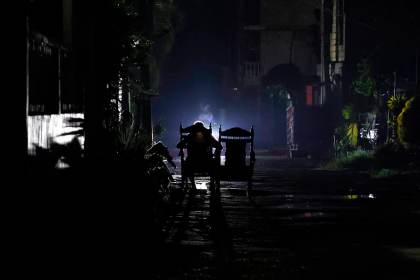 Cuba conecta todas las provincias a la red eléctrica tras el octavo apagón general del año