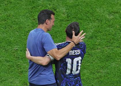 Scaloni: "Cuando estamos en dificultad y el rival duda, vemos sangre y vamos donde sea"