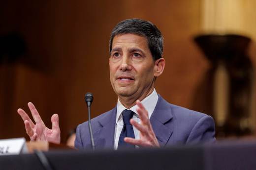 Comité del Senado da luz verde al candidato de Trump a la Fed y pasa el voto al plenario