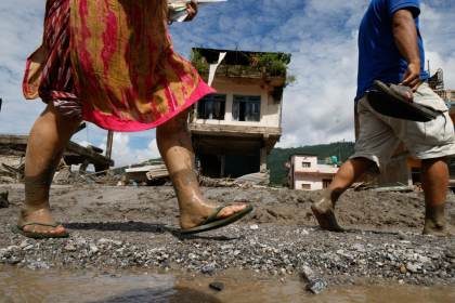 Qué se sabe de la masiva riada que ha devastado todo un valle entre Nepal y el Tíbet