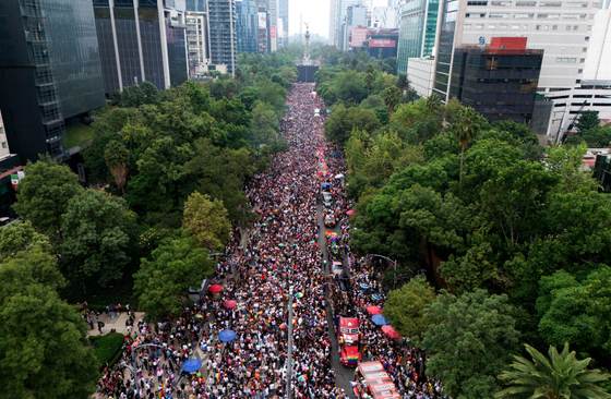 La Marcha del Orgullo en México encauza la atención del Mundial hacia la igualdad y la paz