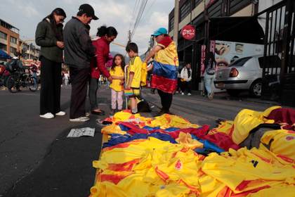 Hong Kong intensifica el control previo al Mundial y confisca 10.000 camisetas falsas
