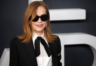 Isabelle Huppert revive el caso de la mujer más rica del mundo: "No es solo un biopic"