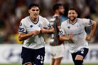 1-2. Rivadavia remonta, vence a Fluminense en el Maracaná y se aisla en la cima del grupo