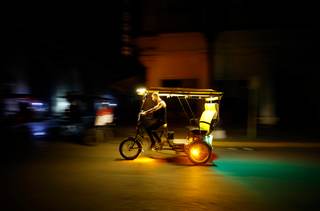 Cuba conecta su red eléctrica, pero más de la mitad del país este domingo sufrirá apagones
