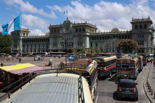 Los bloqueos continúan en Guatemala por el alza del precio de los combustibles
