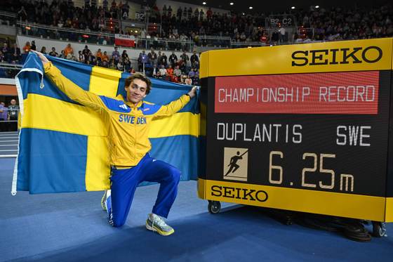 Duplantis sufre como nunca para ganar