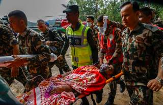 Uno de los trabajadores rescatados del túnel en Nepal se encuentra en estado crítico