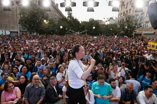 Miles de personas en Chile aclaman a María Corina Machado en mayor concentración fuera de Venezuela