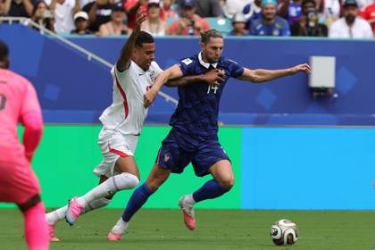 Rabiot denuncia "actitudes inadmisibles" en algunos de sus compañeros