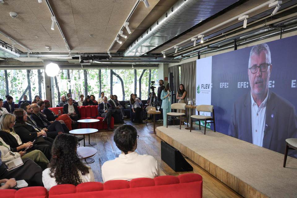 Miguel Ángel Oliver urge a convertir "compromisos" climáticos en "soluciones concretas"