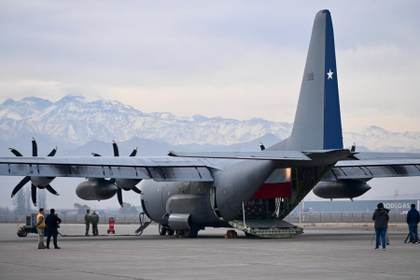 Avión chileno ayudará once días a abastecer de alimentos a ciudades bloqueadas en Bolivia