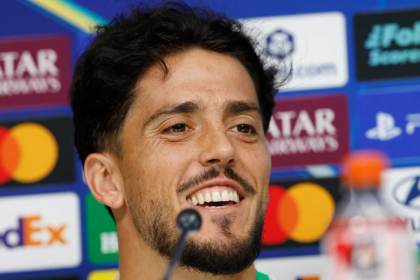 Fornals pondera "la suerte de jugar cada tres días" para olvidar la derrota del sábado