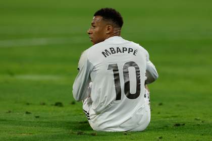 Mbappé, suplente