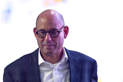 Stiell (ONU) destaca "la ironía" de que la crisis subraye la lógica de las renovables