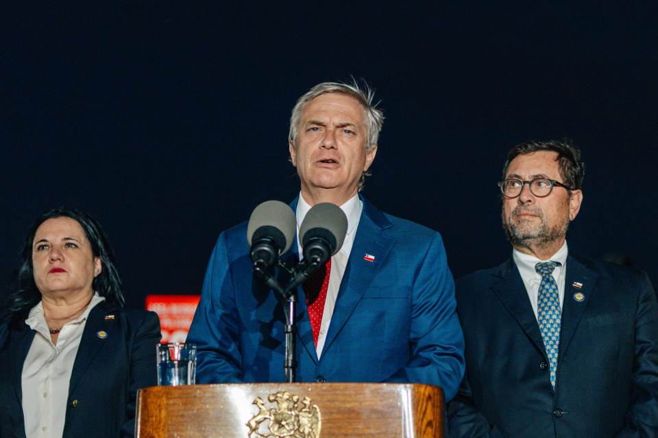 Kast viaja a Argentina para "estrechar lazos" y enfrentar conjuntamente "enemigos comunes"