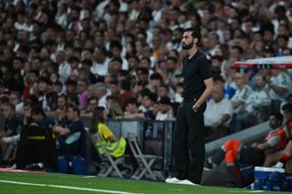 Con la llegada de Arbeloa, España iguala al Reino Unido en la Premier con 5 entrenadores