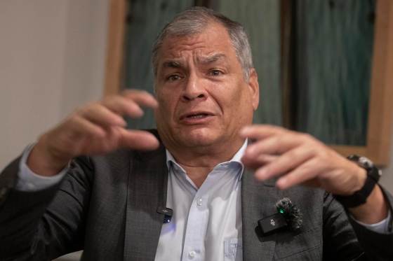 Expresidente Correa exige que Ecuador se disculpe con México para normalizar relaciones