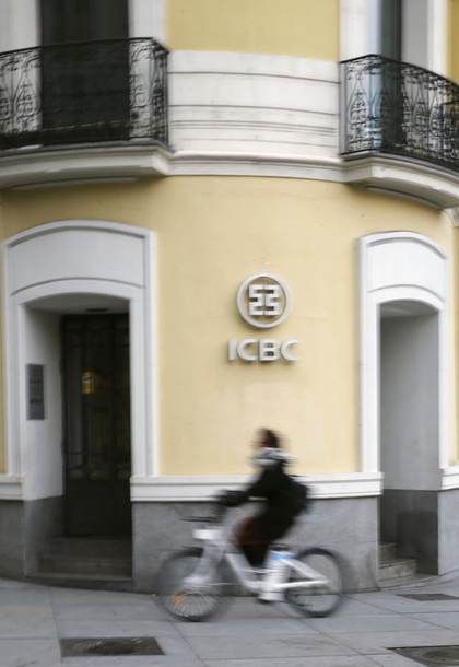 El mayor banco de China, ICBC, ganó 53.385 millones de dólares en 2025, un 0,74 % más