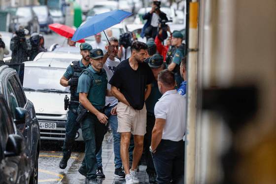 La Fiscalía confirma su petición de 10,5 años de prisión para Rafa Mir por agresión sexual