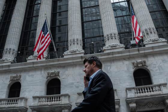 Wall Street cierra en rojo tras las amenazas de Trump con nuevos ataques contra Irán