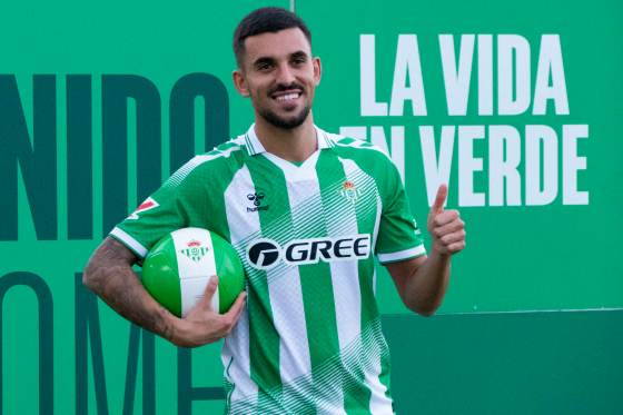 Ceballos, exultante por su vuelta a casa: "Es momento de devolver el cariño a la afición"