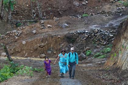Rutas escolares indígenas de Panamá enfrentan peligro mortal por falta de infraestructura