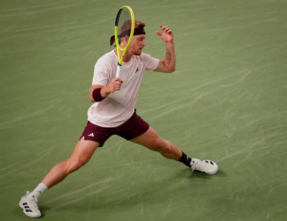 Davidovich sorprende al número 1 Zverev y se mete en la final del Másters de Shanghái