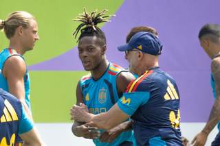 España se entrena en Dallas con todos los jugadores disponibles