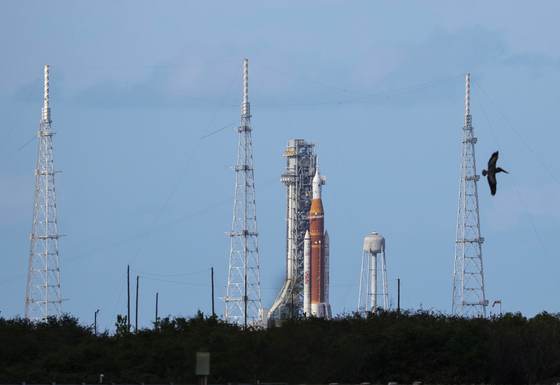 Artemis II supera minutos críticos tras el despegue rumbo a la Luna con cuatro astronautas