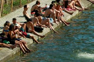 Récords de calor nocturno en Francia, con la mitad del país en alerta máxima