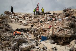 Retirada de escombros centra las operaciones en Venezuela tras 11 días de los terremotos