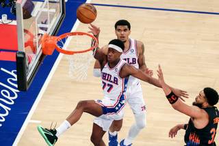 108-102. Los Knicks sudan la gota gorda para poner el 2-0 ante unos 76ers sin Embiid