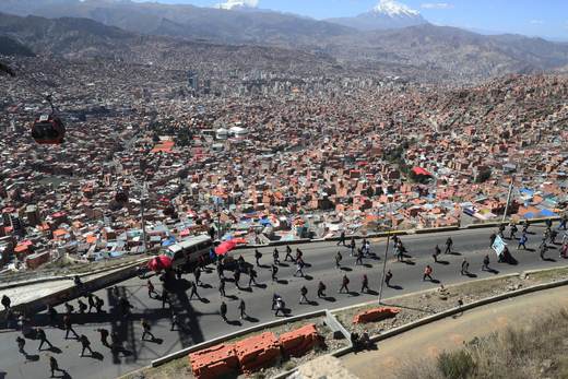 Mineros presionan con una marcha al Gobierno de Bolivia para que atienda sus demandas