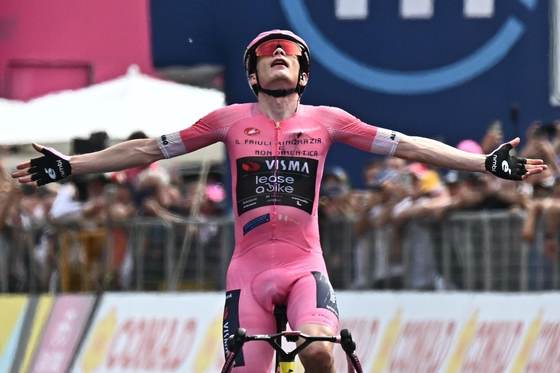 Vingegaard sentencia el Giro en Piancavallo con su quinta exhibición