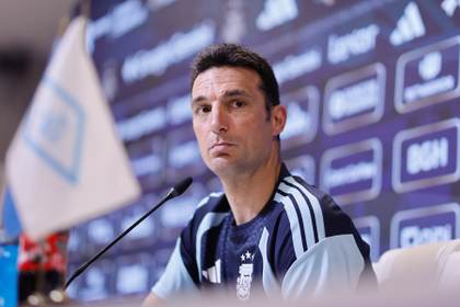 Scaloni: "Cuando no esté aquí, lo lamentaré como todos los que han pasado por aquí"